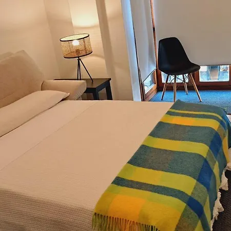 Acogedor Y Amplio Piso En Begona 希洪